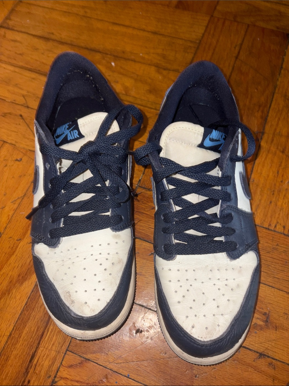 Nike youth boy’s Low-Top Sneakers in Navy, White, and Light Blue